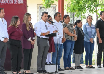 Lleva soluciones alcalde a escuela Emilio Portes Gil.