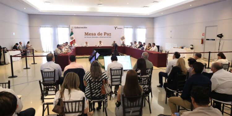 Llama Américo a fortalecer un periodismo libre, responsable y comprometido con la verdad