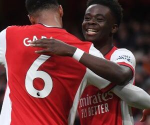Afición del Arsenal respalda a Gabriel Magalhães tras la dolorosa derrota en Champions
