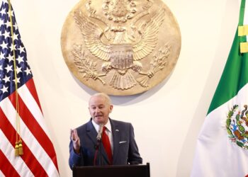 Reclama el Embajador de EU no politizar la lucha antinarco
