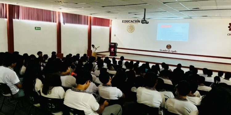 Difunde SABG “Transparencia en Corto” ante alumnos del CBTis 236