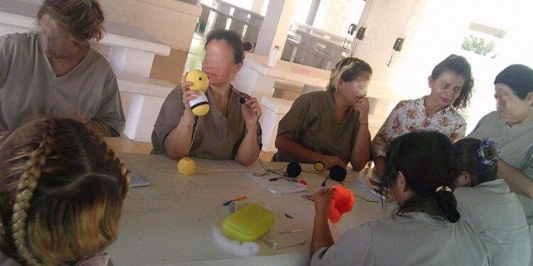 Reciben Mujeres del CEDES Altamira capacitación laboral en crochet