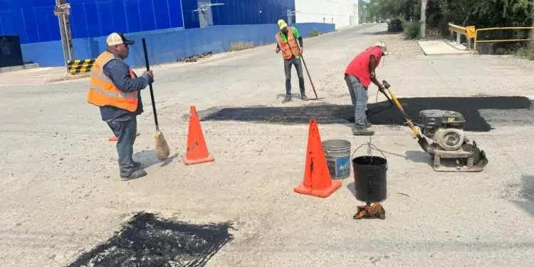 Intensifican acciones de rehabilitación de vialidades en la Capital.