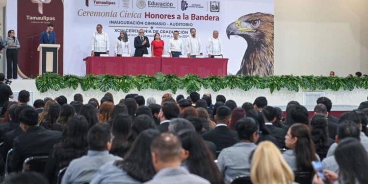 Preside alcalde graduación en el Tecnológico Victoria