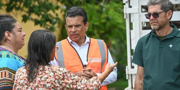 Recorre y supervisa alcalde Lalo Gattás operativo de limpieza en puntos de recolección de basura.