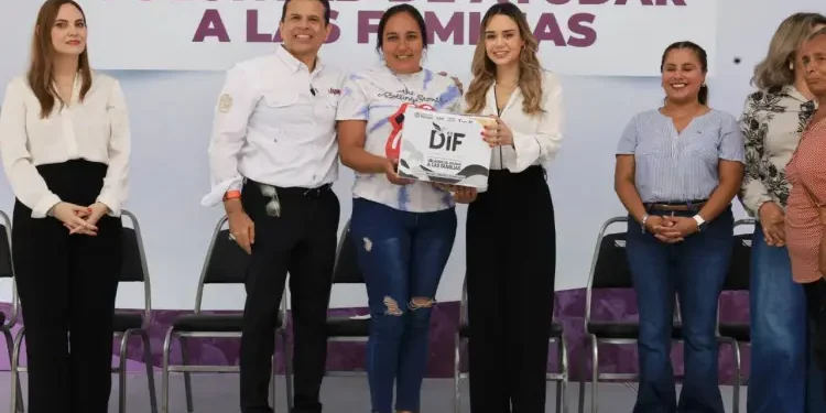 Inician Lucy y Lalo segunda entrega de programa alimentario Voluntad de Ayudar.