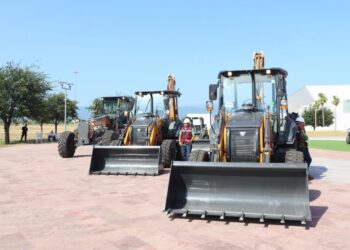 Fortalece Gobierno de Tamaulipas capacidad operativa de la Secretaría de Obras Públicas con nueva maquinaria