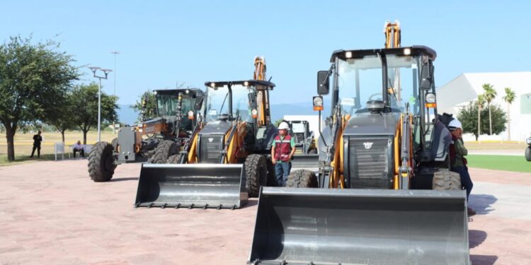 Fortalece Gobierno de Tamaulipas capacidad operativa de la Secretaría de Obras Públicas con nueva maquinaria