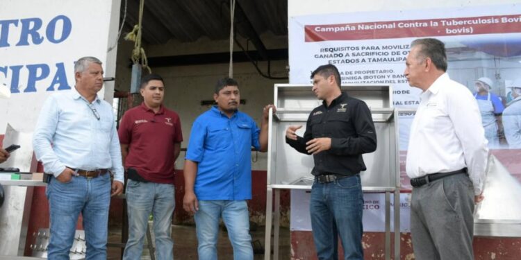 Entrega Gobierno de Tamaulipas equipo para la operación del rastro municipal de Ocampo