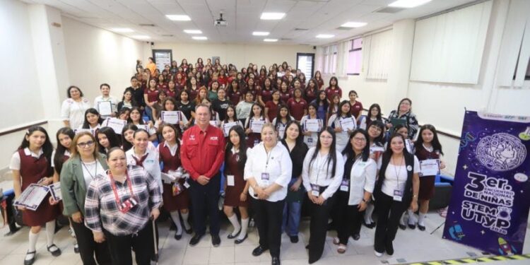 Inspira UTTN a más niñas a elegir carreras científicas y tecnológicas