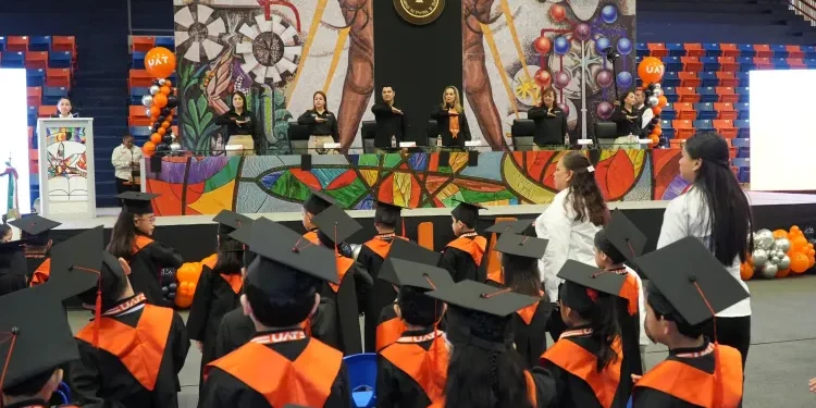 Celebra Familia UAT graduación de niñas y niños de los CENDI y CDIN