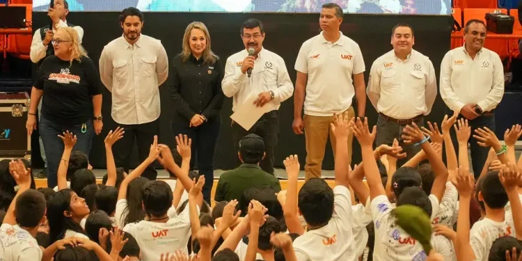 Clausura el rector Dámaso Anaya exitoso campamento infantil de la UAT