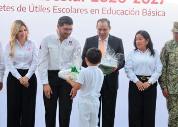 Da secretario de Finanzas banderazo inicial al ciclo escolar 2026-2027 en Matamoros