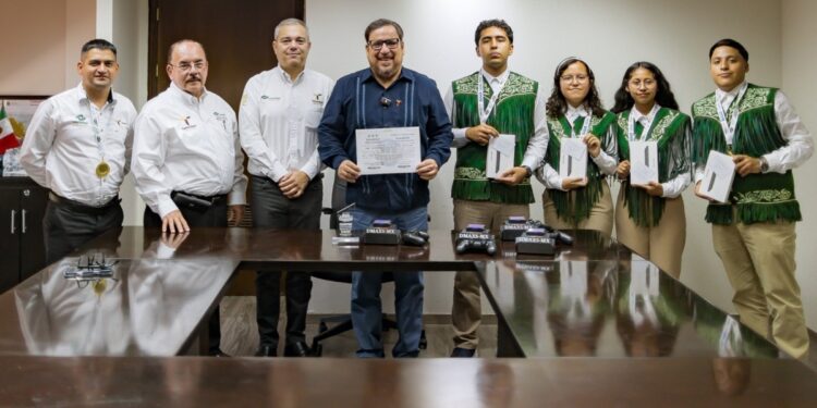 Reconoce SET talento de estudiantes del CONALEP premiados en Mundial de Robótica en Japón