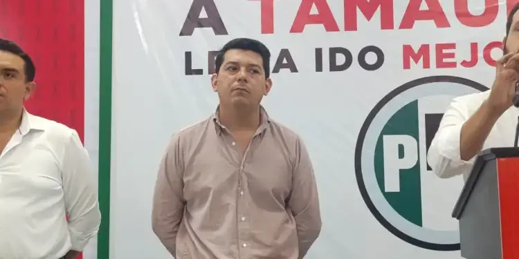 Horacio Reyna levanta la mano por el PRI para la alcaldía de Victoria