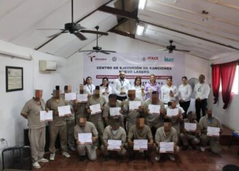 Reciben 67 PPLs del CEDES Laredo certificación por capacitaciones laborales