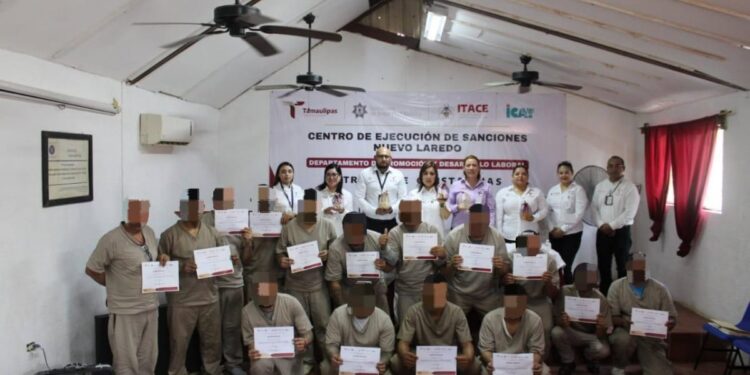 Reciben 67 PPLs del CEDES Laredo certificación por capacitaciones laborales