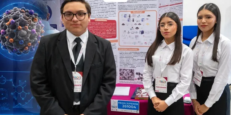 Estudiantes de la UAT desarrollan nanocompuesto para combatir células cancerosas