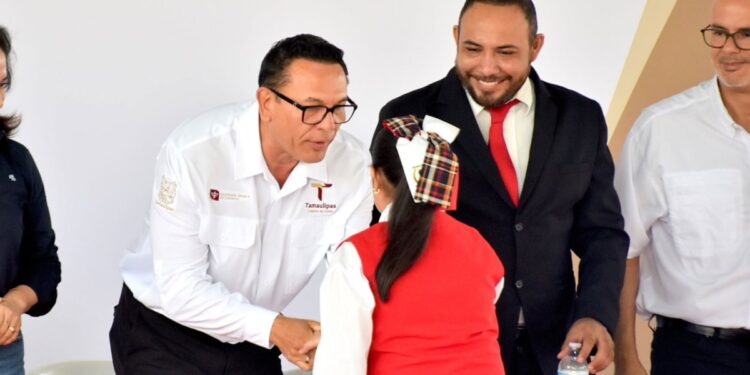Destacan apoyos educativos al iniciar ciclo escolar en Xicoténcatl