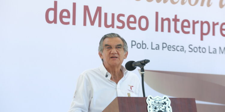 Coloca Américo primera piedra del Museo Interpretativo de la Tortuga Lora en Soto la Marina