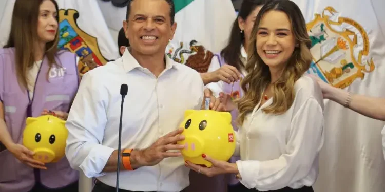 Presidenta del DIF Victoria Lucy de Gattás pone en marcha boteo Teletón 2026.