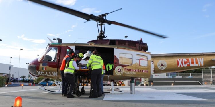 Trasladan a paciente de Matamoros en ambulancia aérea al Hospital Regional de Alta Especialidad