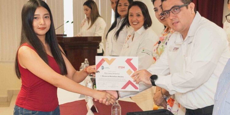 Premia Fundación Pantaleón la excelencia académica de estudiantes del Tecnológico de El Mante