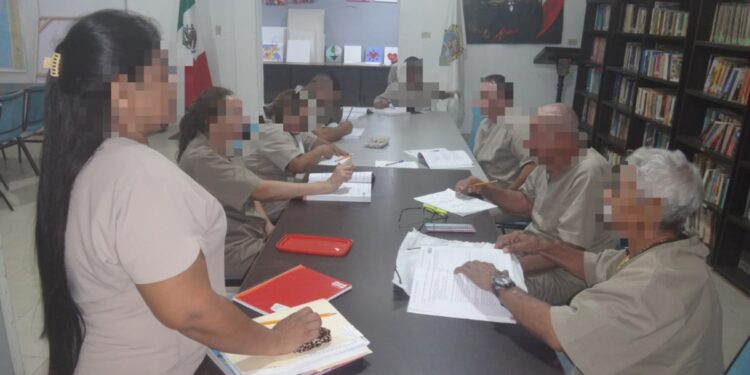 Brinda SSPT formación académica a personas privadas de la libertad