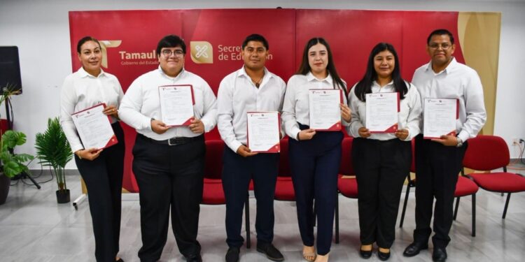 Entrega la SET 45 nombramientos del proceso de admisión correspondientes a los niveles de educación especial, preescolar y primaria