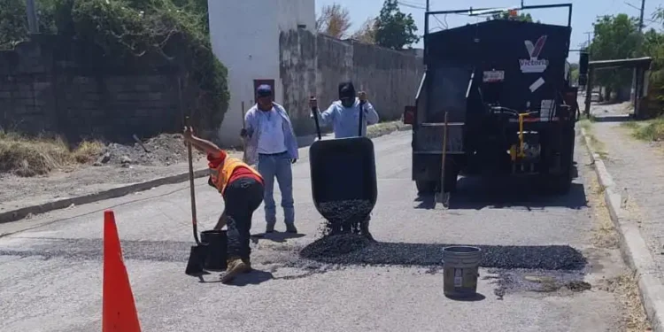 Aceleran plan de bacheo en Victoria.