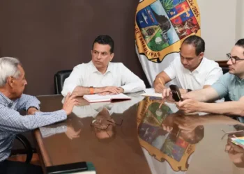 Fortalece Lalo Gattás coordinación para mejorar obras y servicios públicos.