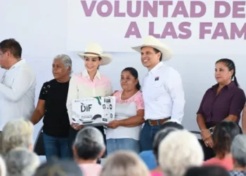 Llevan gobierno y DIF Victoria apoyos alimentarios al área rural.