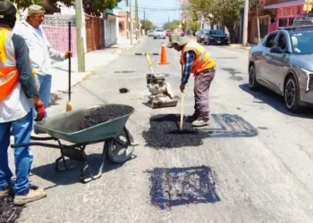 Rehabilitación asfáltica llega a más colonias de Victoria.