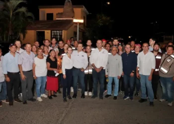 Lleva Lalo Gattás «Tu voz Transforma» a San Luisito