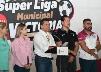 Premian Lucy y Lalo Gattás a campeones de Súper Liga de Fútbol Victoria 2026.