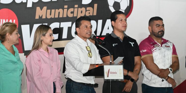 Premian Lucy y Lalo Gattás a campeones de Súper Liga de Fútbol Victoria 2026.