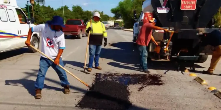 Refuerza Gobierno de Victoria trabajos de bacheo tras lluvias.